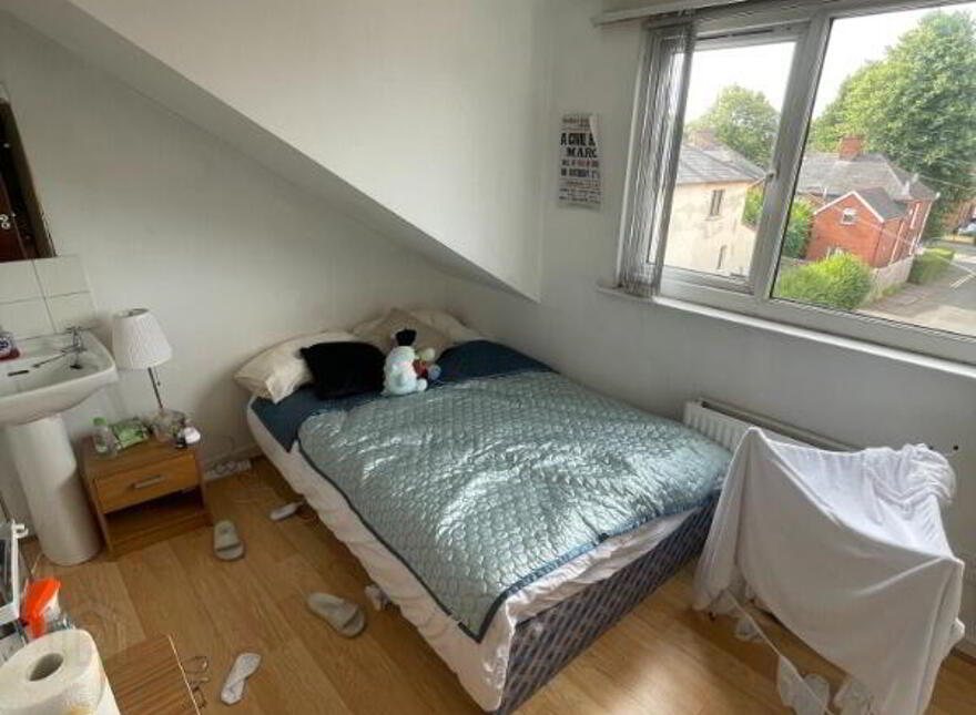 105 Dunluce Avenue, Belfast, BT9 7AX