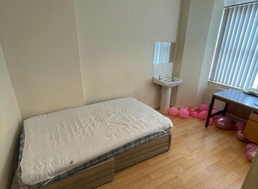 105 Dunluce Avenue, Belfast, BT9 7AX
