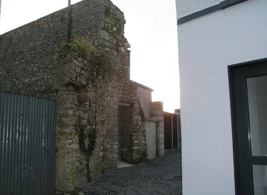2 Apartments, Main Street, Rathdowney, Laois, R32FW62