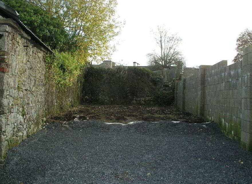 2 Apartments, Main Street, Rathdowney, Laois, R32FW62