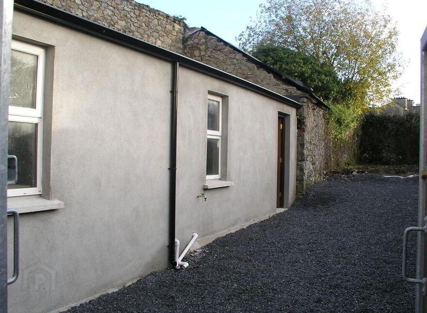 2 Apartments, Main Street, Rathdowney, Laois, R32FW62