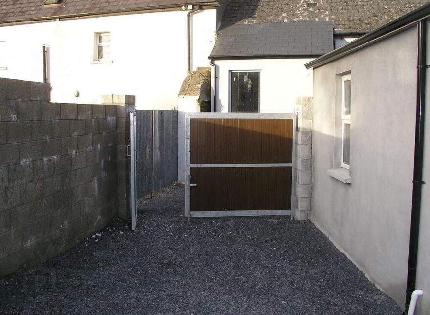 2 Apartments, Main Street, Rathdowney, Laois, R32FW62