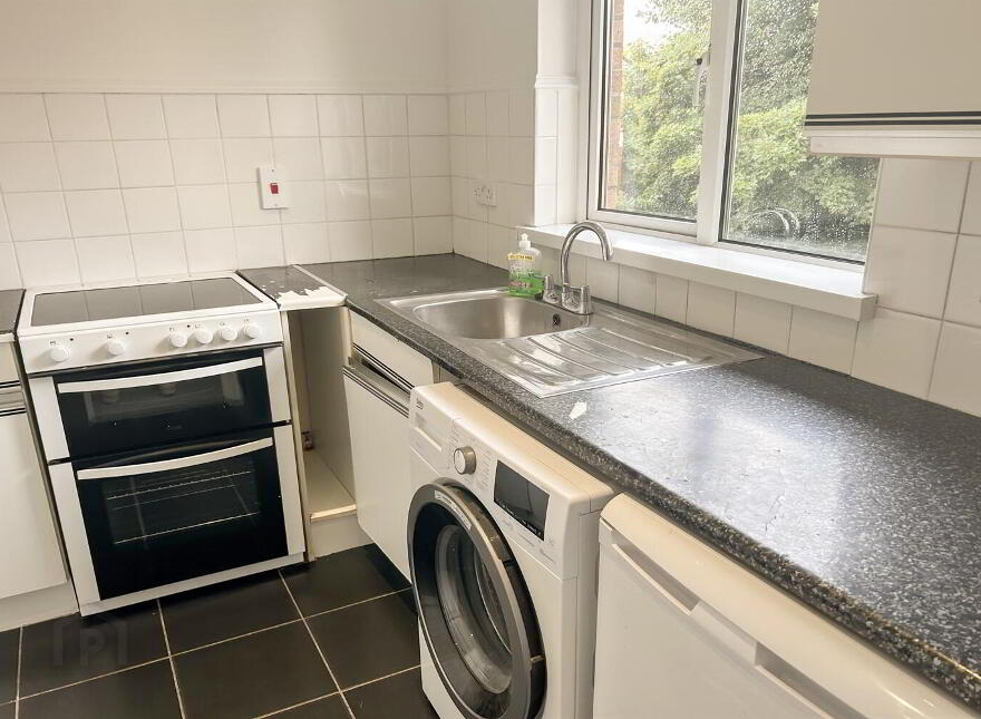 7 Chichester Park Central, Belfast, BT15 5DU