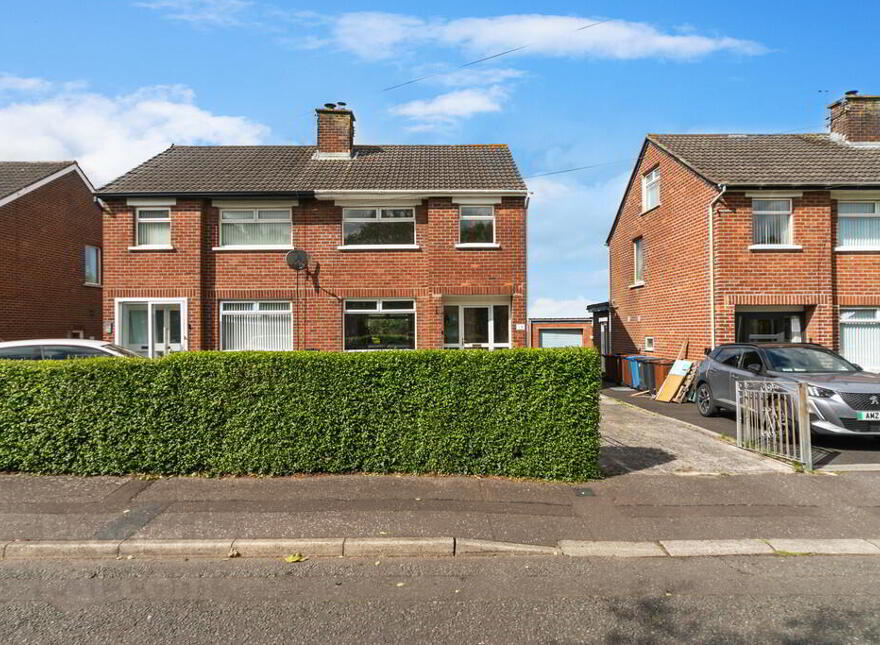 18 Roddens Gardens, Belfast, BT5 7JJ photo