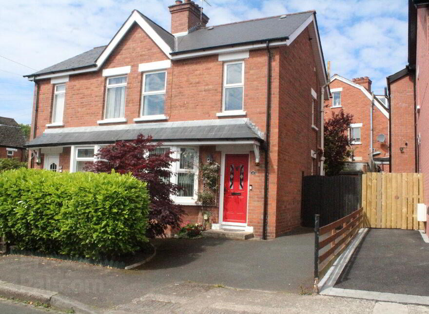 15 Kirkliston Gardens, Belfast, BT5 6EE photo