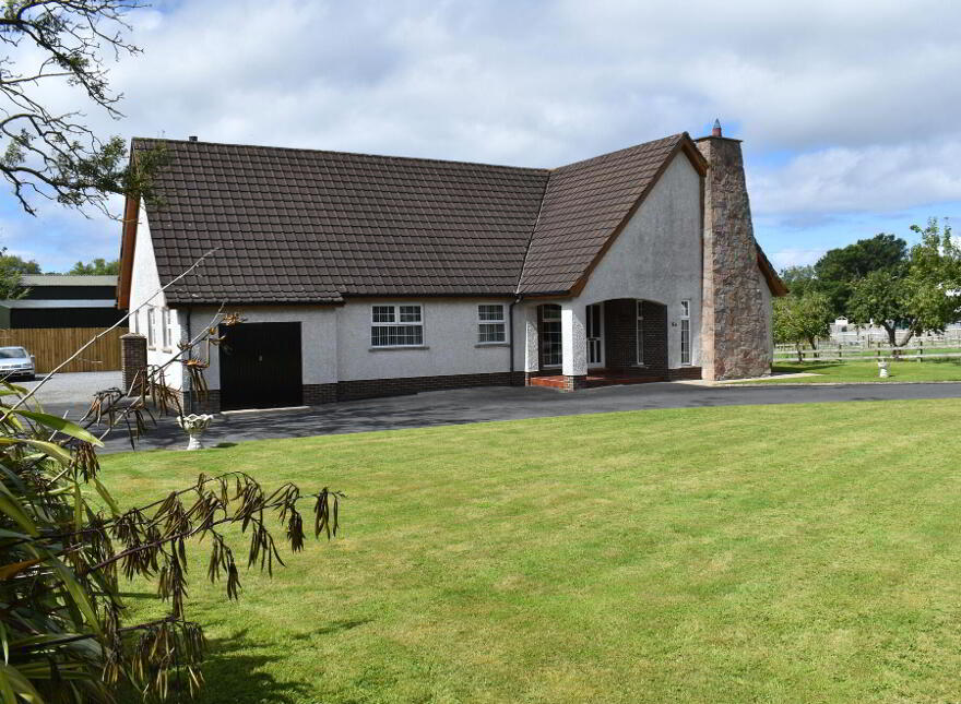 Bramley, 6a Ballinderry Road, Aghalee, BT67 0DY photo