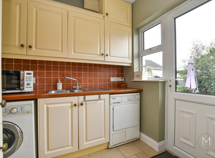10 Castle Lodge, Randalstown, BT41 2ES