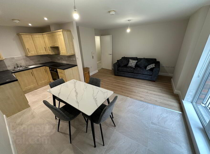 1 2 Bed Luxury Apartment, King Street, Belfast, BT1 1HP photo