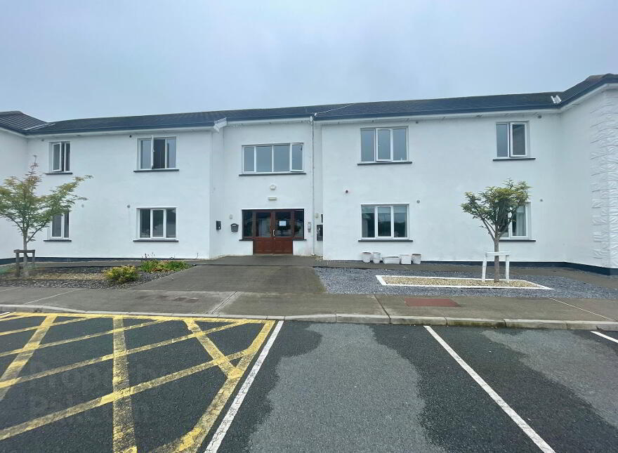 17 Oakwood Retirement Village, Hawthorn Drive, Roscommon Town, F42WR82 photo