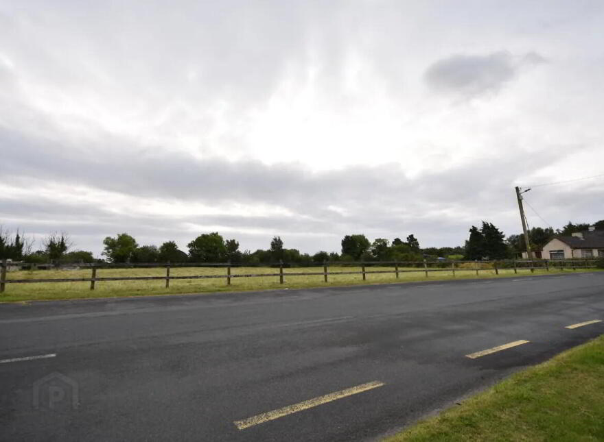 Site, Lahardaun, Ballina