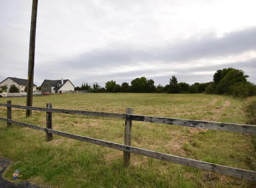Site, Lahardaun, Ballina
