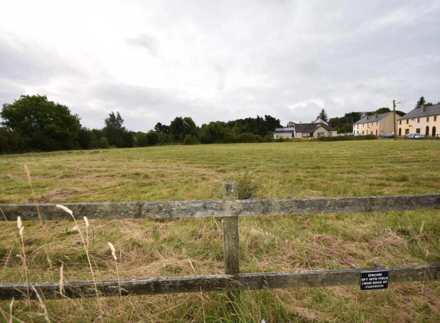 Site, Lahardaun, Ballina