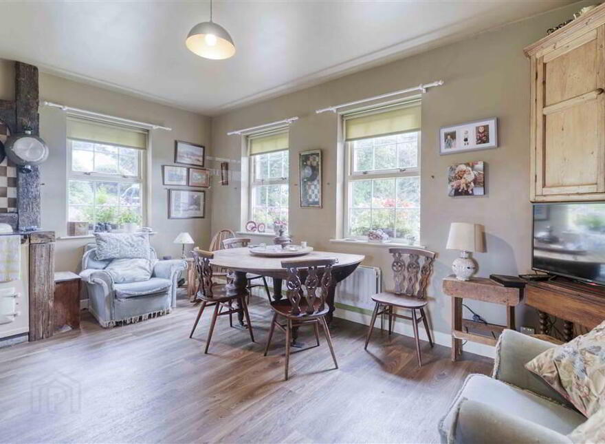 Larch Cottage, 16 Drumlin Road, Donaghcloney, BT66 7NJ