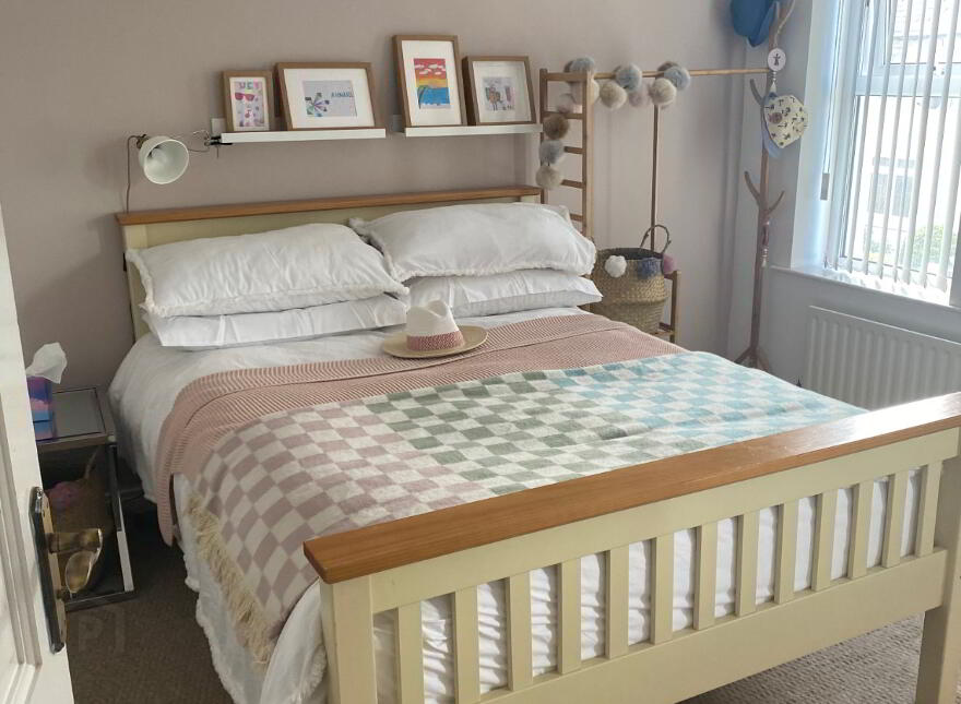 11 Crocknamac Street (TERM TIME LET), Portstewart, BT56 8JX