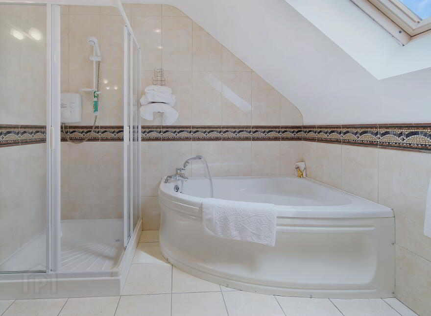 The Narrows, 8 Fintra Bay, Killybegs, F94R8Y4