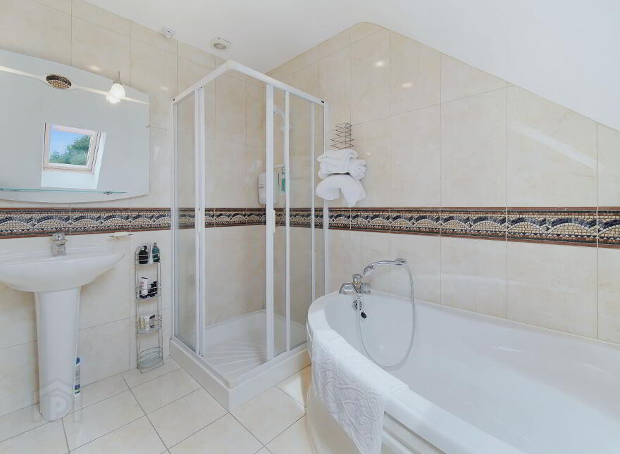 The Narrows, 8 Fintra Bay, Killybegs, F94R8Y4
