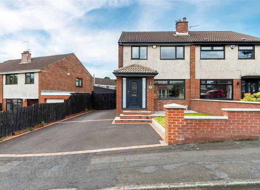 7 Glenaan Avenue, Dunmurry, Belfast, BT17 9AT photo