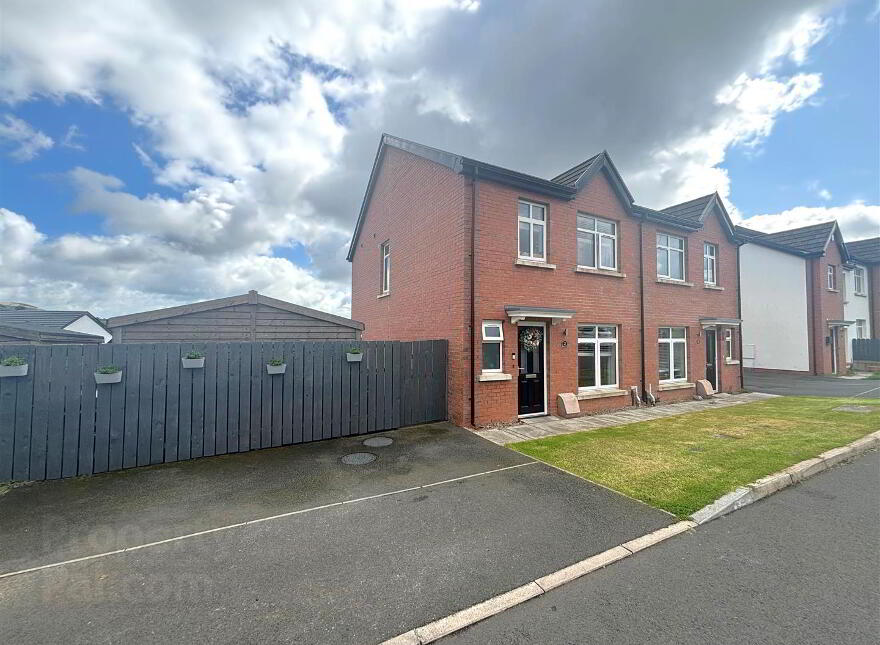 2 Emersons Drive, Belfast, BT14 8LQ photo