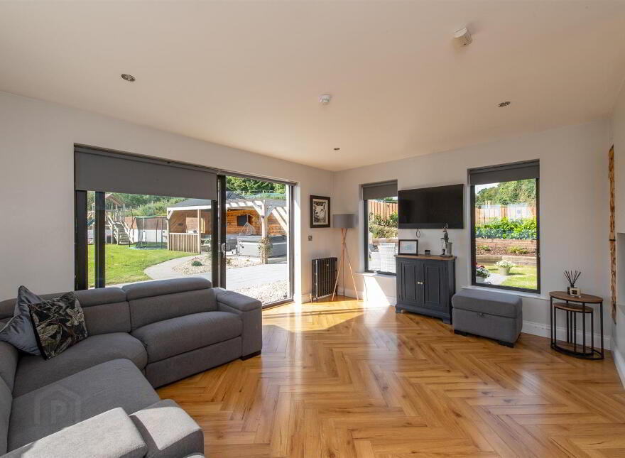 42b The Heights, Loughinisland, Downpatrick, BT30 8PX