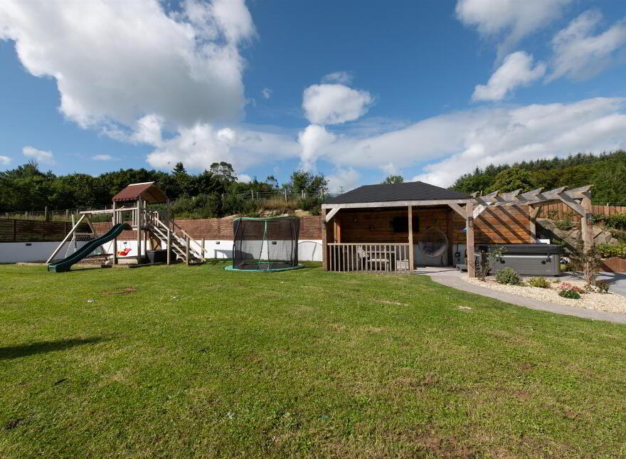 42b The Heights, Loughinisland, Downpatrick, BT30 8PX