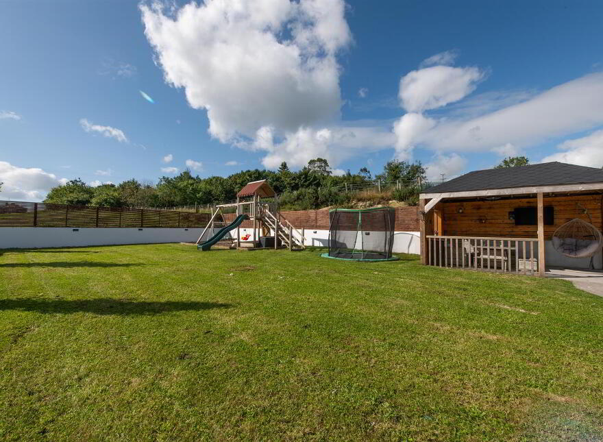 42b The Heights, Loughinisland, Downpatrick, BT30 8PX