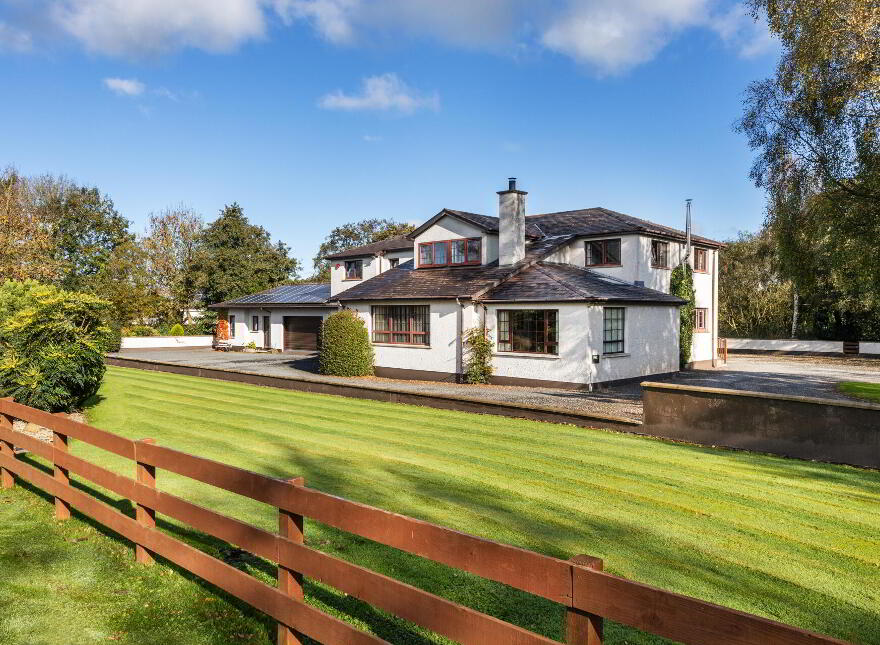 Ballinderry Country House, 1c Old Road, Ballinderry Upper, Lisburn, BT28 2NJ