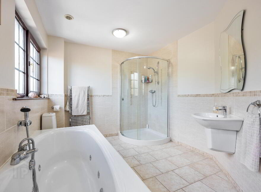 Ballinderry Country House, 1c Old Road, Ballinderry Upper, Lisburn, BT28 2NJ