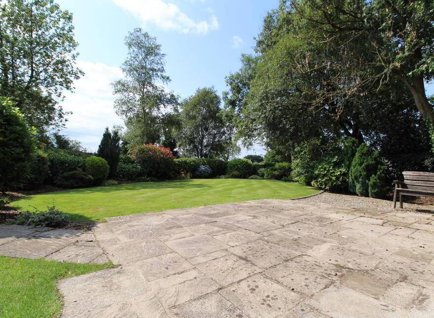Ballinderry Country House, 1c Old Road, Ballinderry Upper, Lisburn, BT28 2NJ