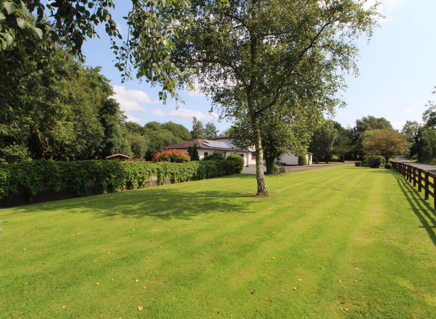 Ballinderry Country House, 1c Old Road, Ballinderry Upper, Lisburn, BT28 2NJ