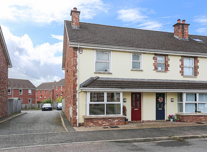 10 Danesfort Park, Saintfield Road, Carryduff, BT8 8FG photo