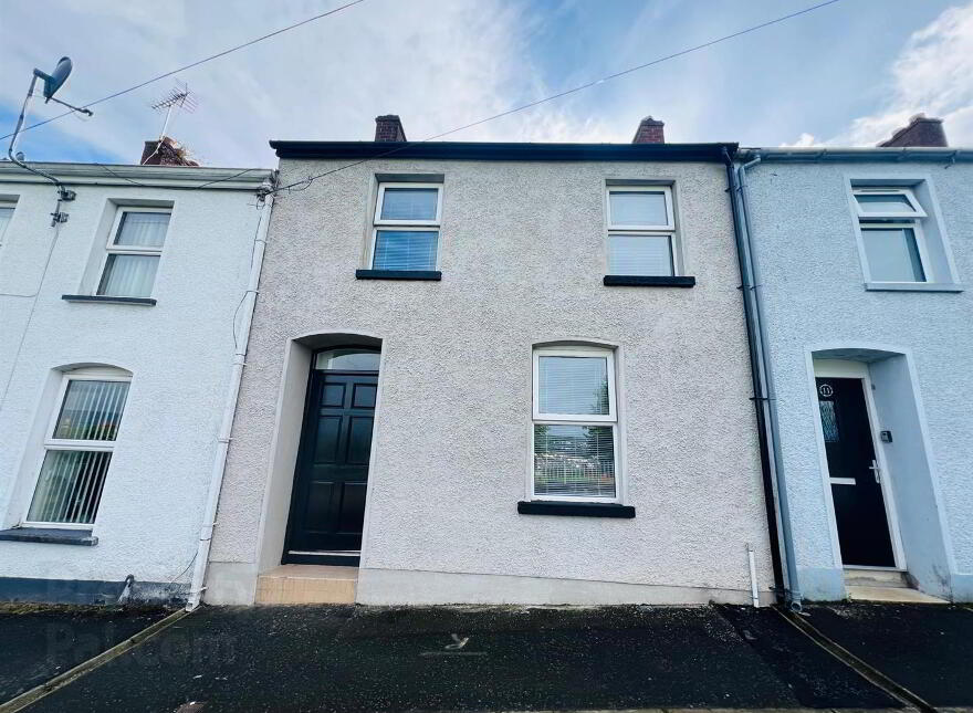 12 Riverview Terrace, Waterside, Derry, BT47 2BL photo