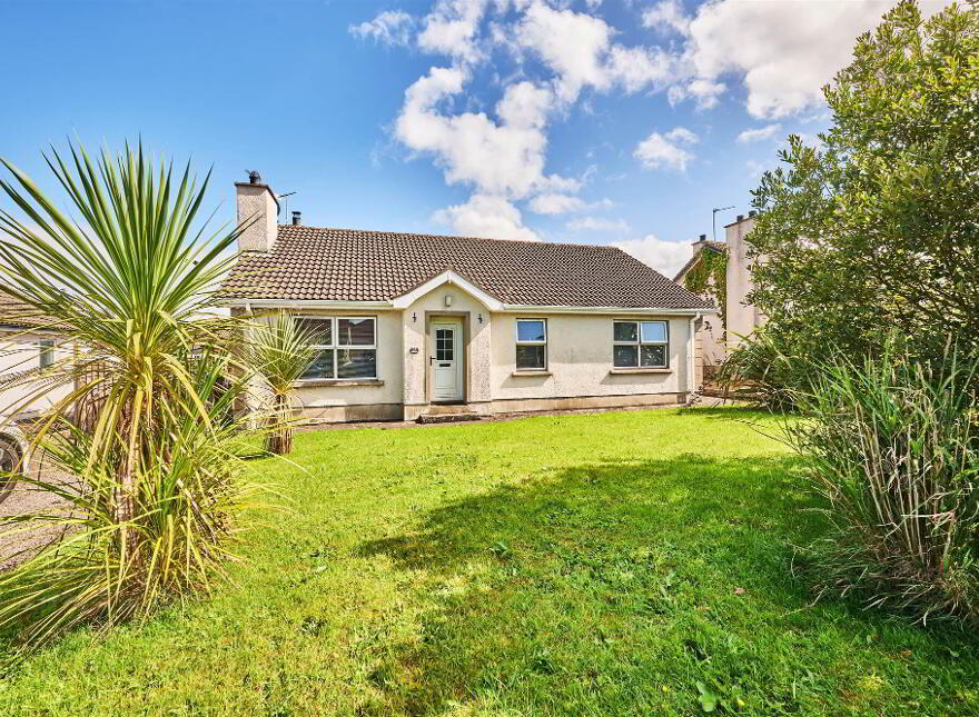 37 Castleview Park, Portrush, BT56 8AS photo