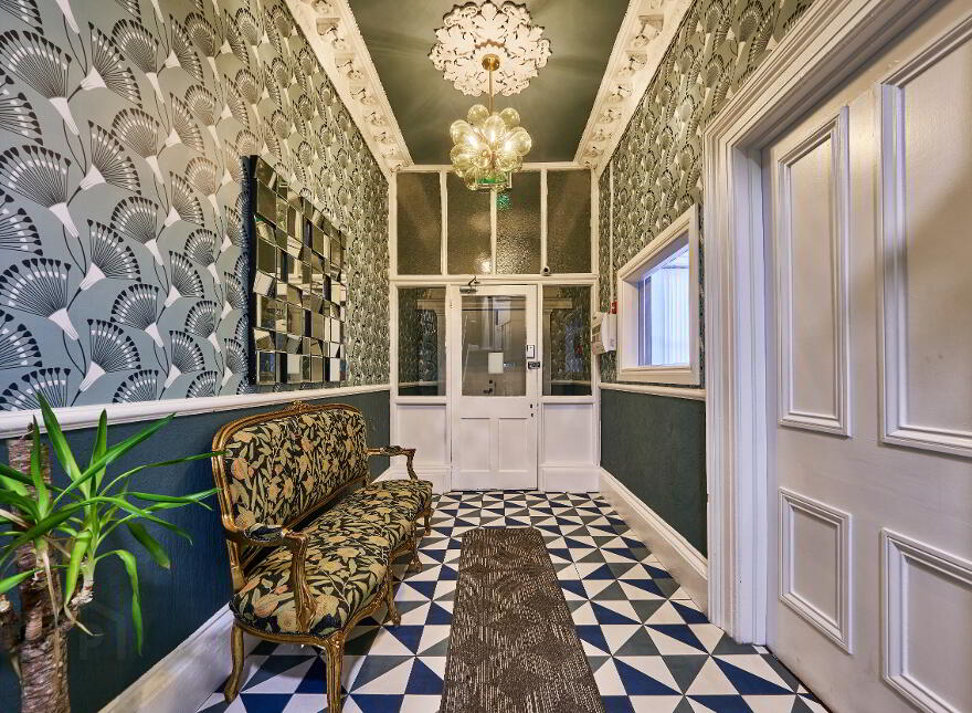 22 The Square, 22 Crawford Square, Derry, BT48 7HT