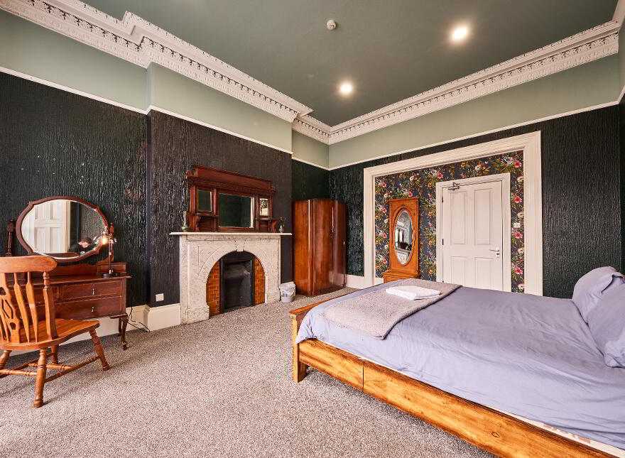 22 The Square, 22 Crawford Square, Derry, BT48 7HT