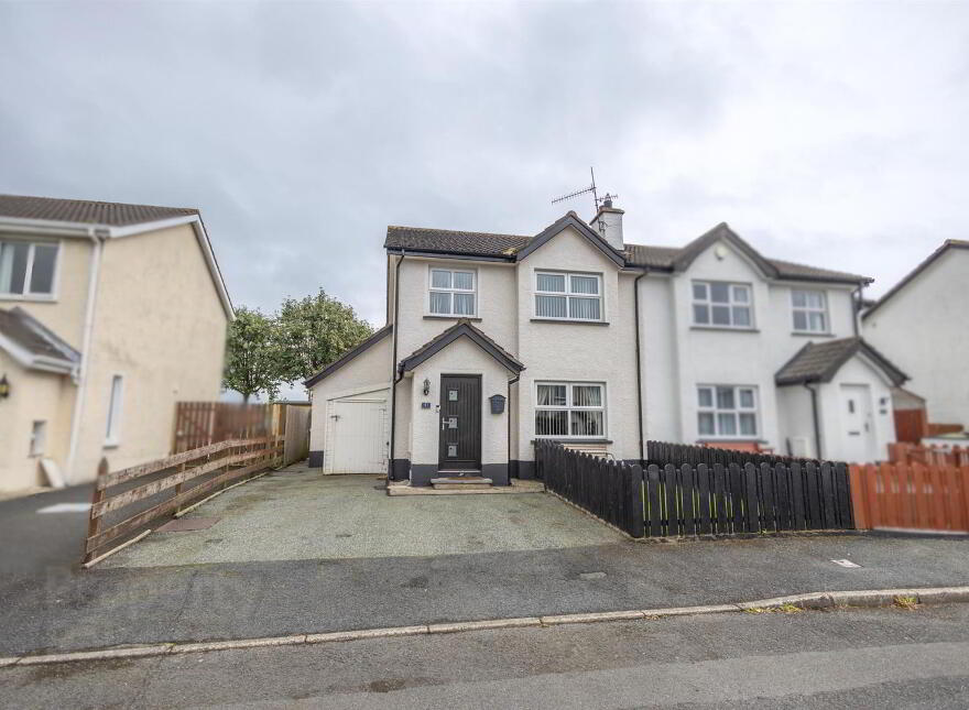 41 Jemesons Court, Warrenpoint, Newry, BT34 3TE photo