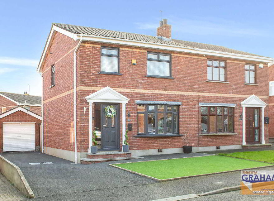 34 Highgrove, Ravarnet, Lisburn, BT27 5AX photo