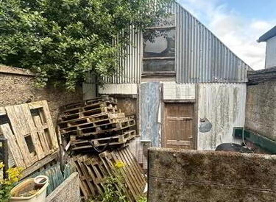 Pound St, Ballaghaderreen, F45TC62