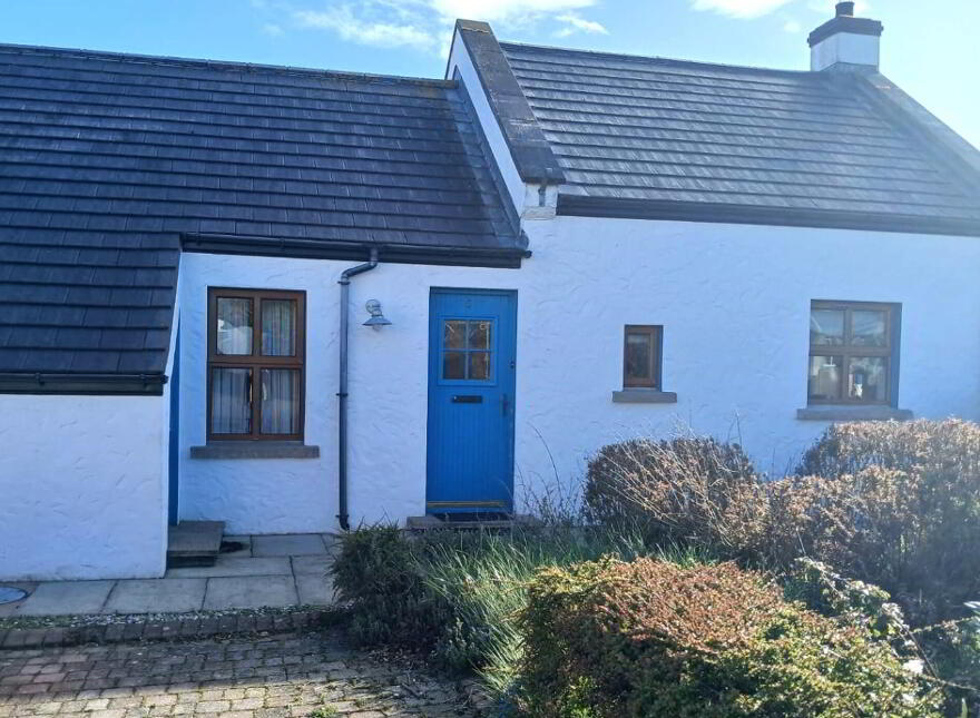 HOLIDAY, 5 Aird Clachan, Bushmills, BT57 8AS