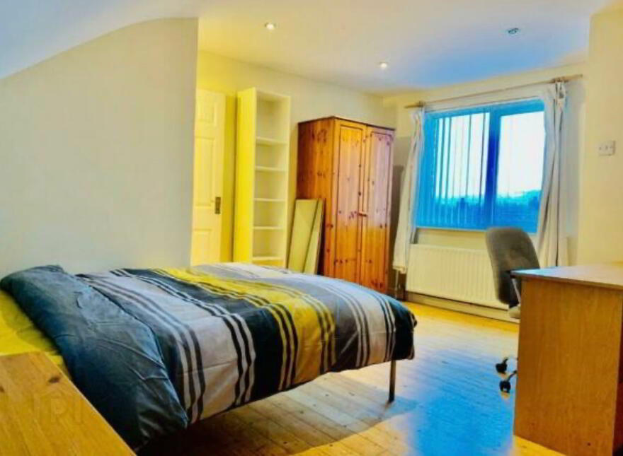 Donegall Road, En-Suite Room 5, Belfast, BT12 5NB