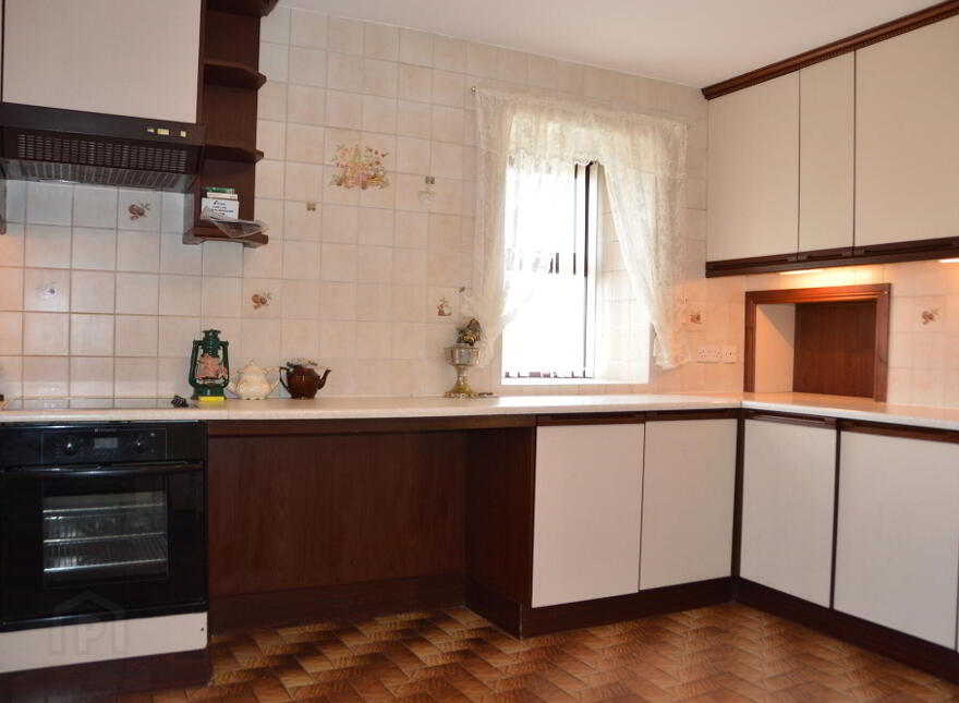 Hillsview, 5 Loughdoo Road, Larne, BT40 2LZ