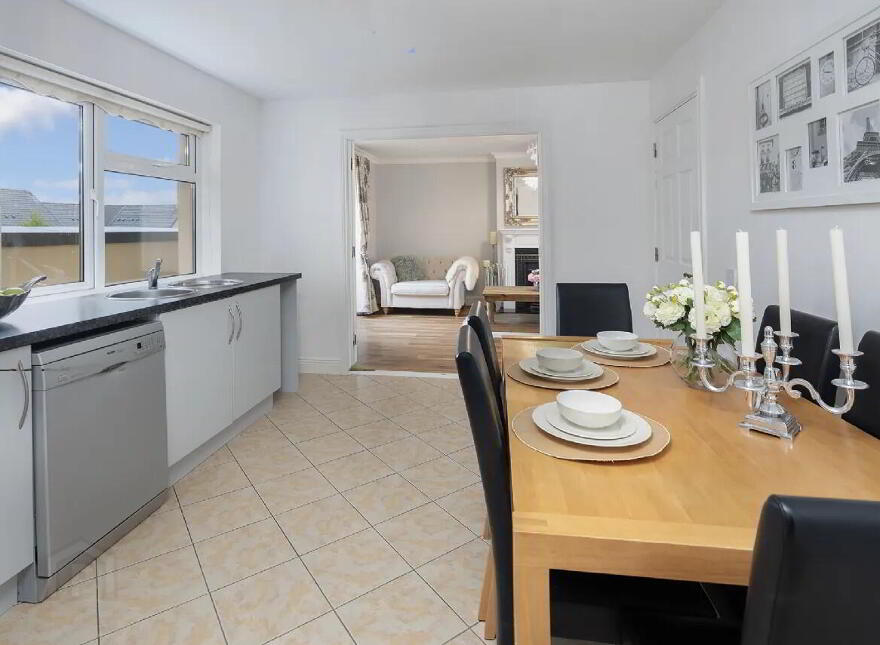 30 Oakbrook, Castlelake, Carrigtwohill, Cork, T45WR26