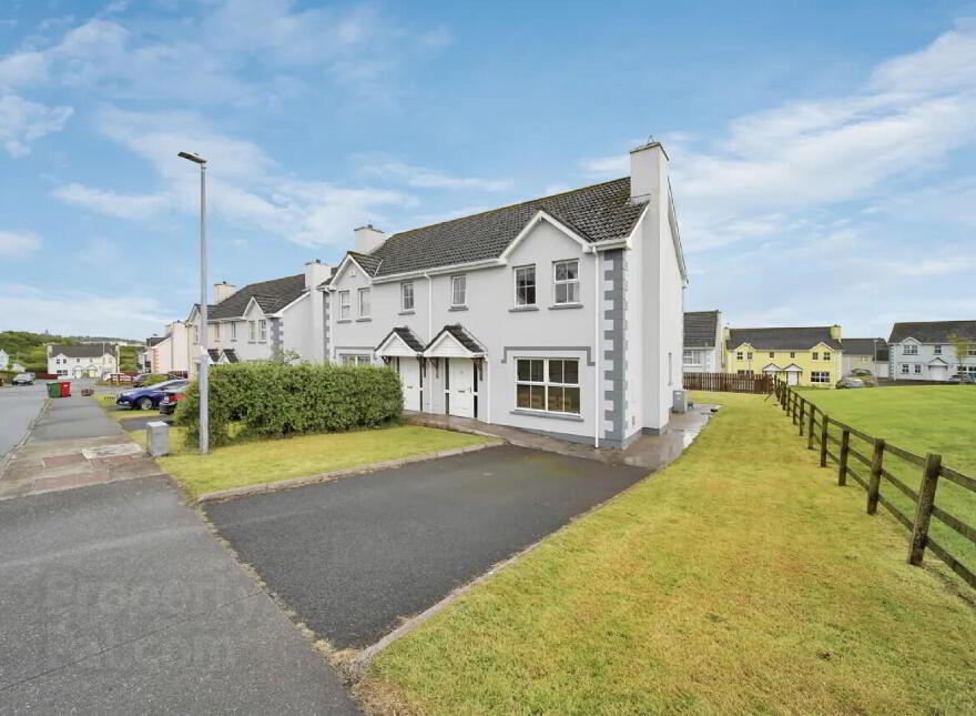 32 Gleann Tain Manor, Letterkenny, F92HW6E photo