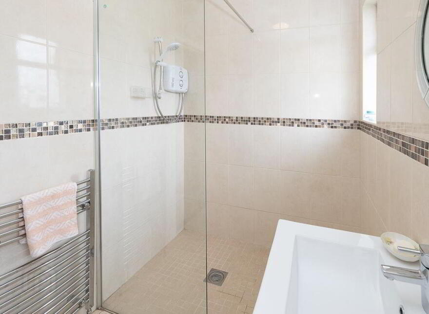 Geroan, 136 Cherryfield Road, Walkinstown, Dublin, D12C4E4