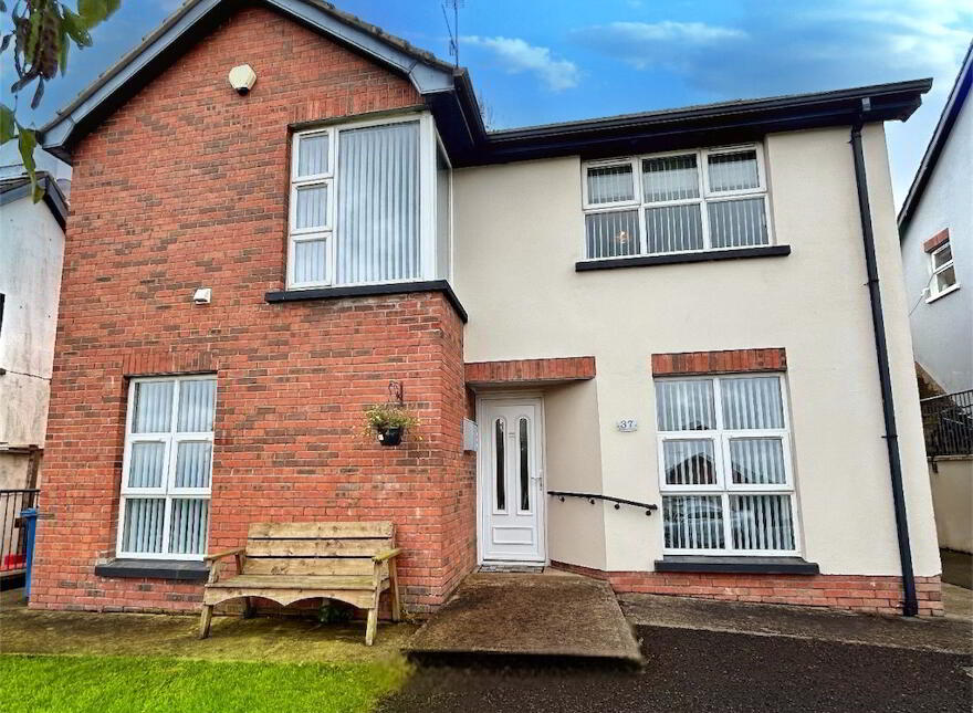 37 Woodside Heights, Derry/Londonderry, BT47 2LA photo