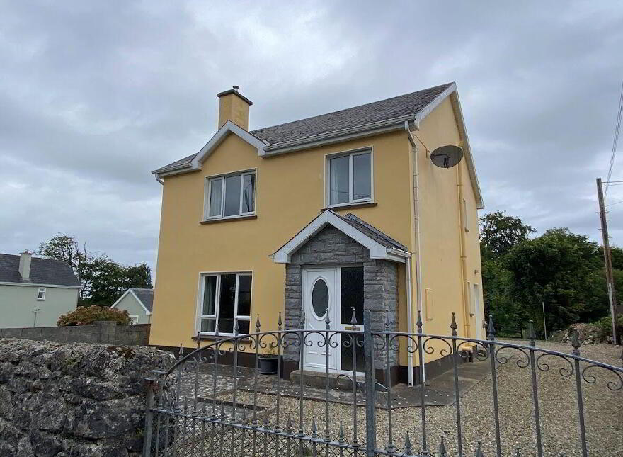 Chapel Street, Ennis, Tulla photo