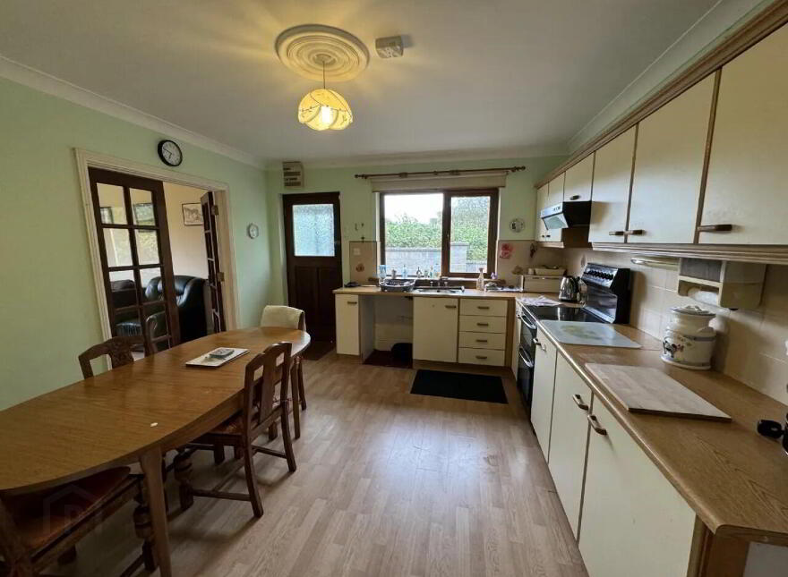 8 Oak Drive, Swinford, F12YN22