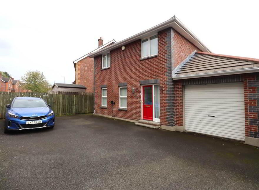 1 Rose Meadows, Lisburn, BT28 2FB photo