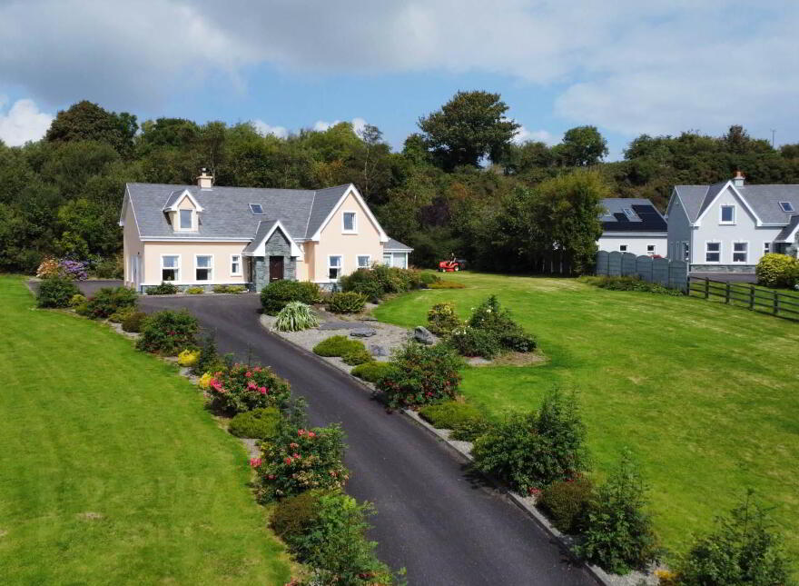 8 Aghadoe Woods, Barleymount, Killarney, V93W7W4 photo