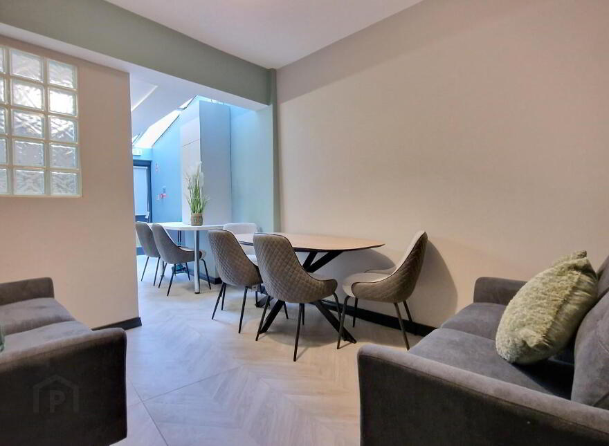 Room 2, 28 Edinburgh Street, Belfast, BT9 7DS