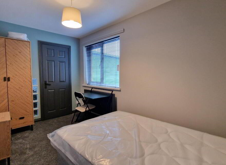 Room 2, 28 Edinburgh Street, Belfast, BT9 7DS